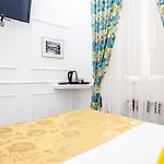 Parlamento ゲストハウス 4*