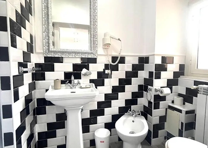 Parlamento Pensión 4*